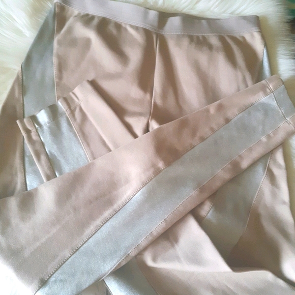 BCBGMaxAzria Pants - ❣BCBG MazaZRIA stretch pant